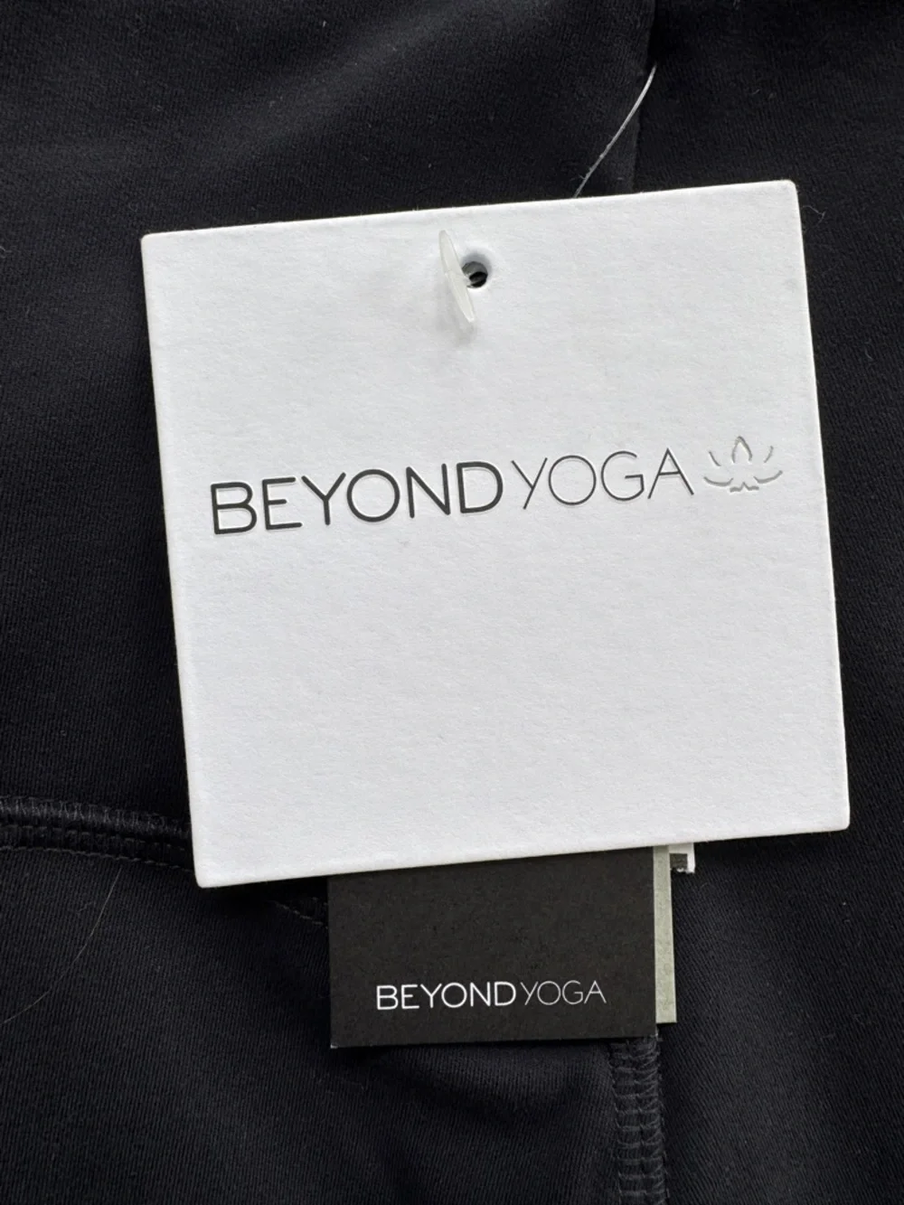 Beyond Yoga NWT Powerbeyond Strive Pocket Leggings
Size XS - Picture 7 of 8